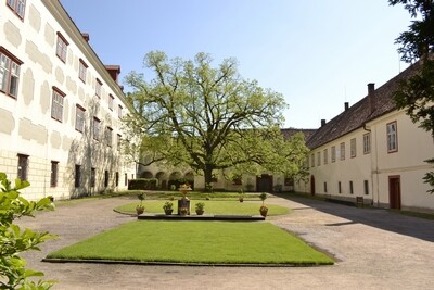 1st Courtyard